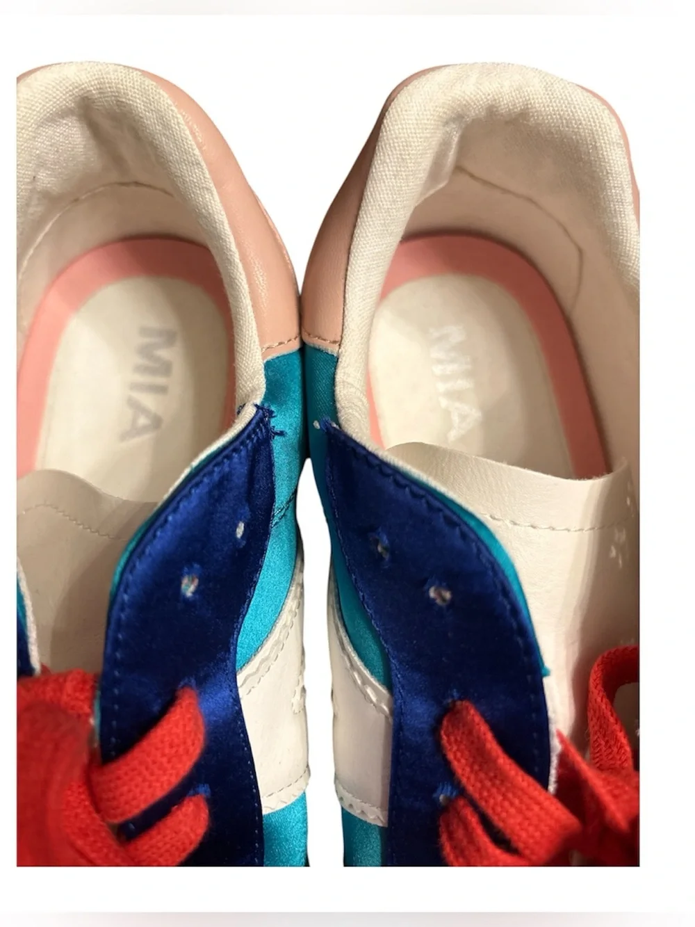 Mia Vesta Sneaker retro teak, green, red Women's Size 9.5